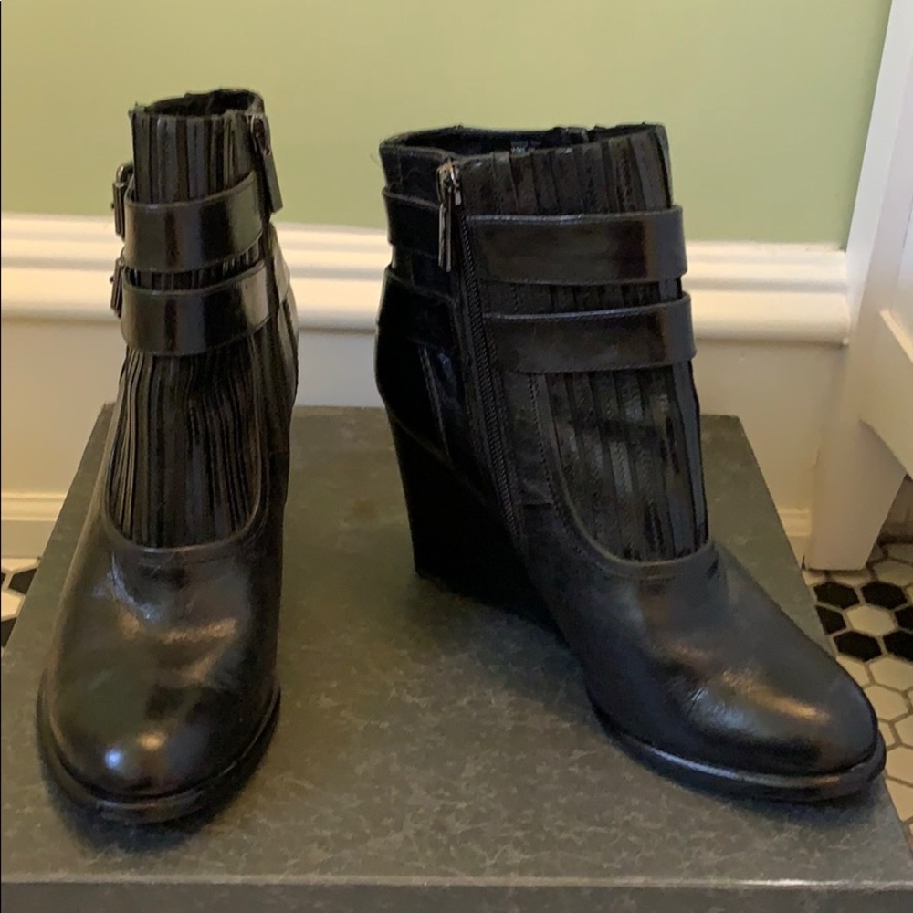Kenneth Cole Black Ankle Boots
